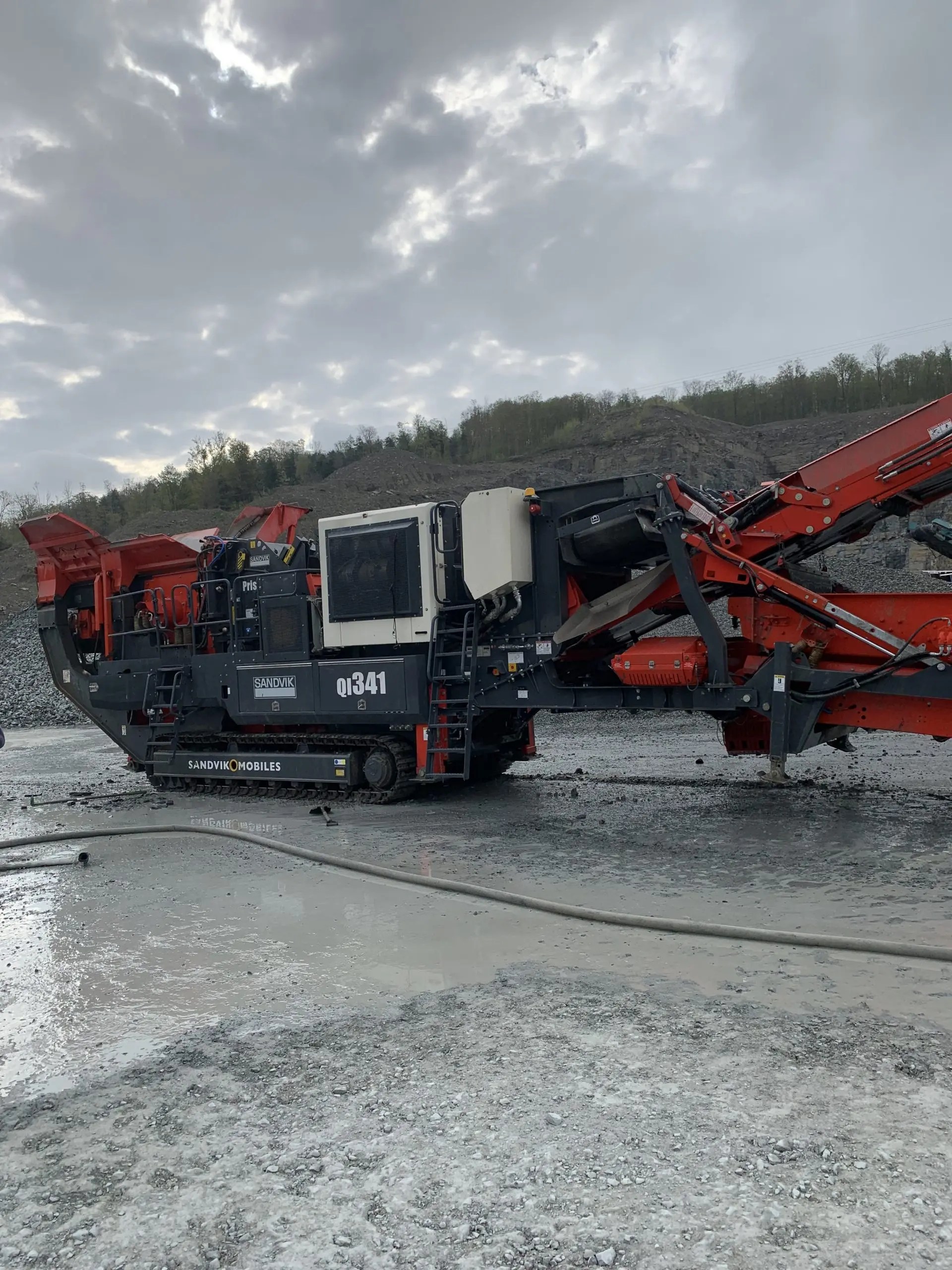 2017 Sandvik QI341HS Closed Circuit Track, Impact Crusher MMC