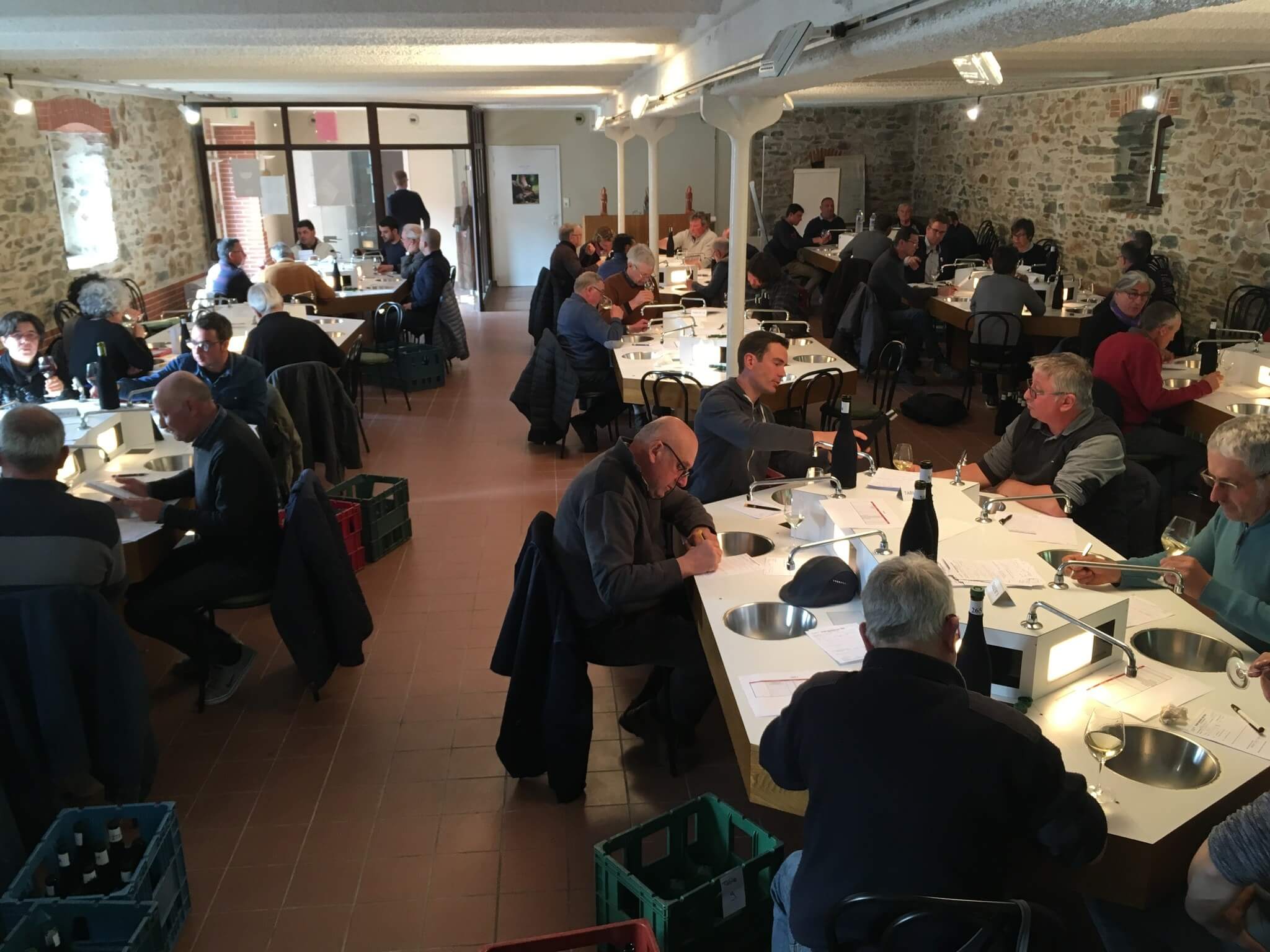 Appels à échantillons pour le Guide Hachette 2024 et la Revue du Vin de