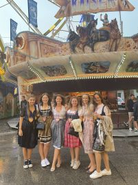 v.l.: Daniela Mair, Sonnweber Sarah, Schlierenzauer Stephanie, Pickelmann Julia, Schaber Chiara, Reich Anna