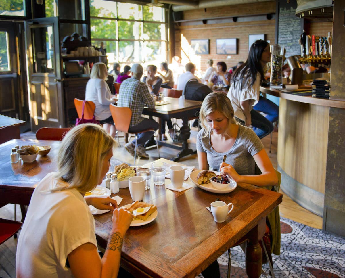 18 of the Best Restaurants in Edmonton Must Do Canada