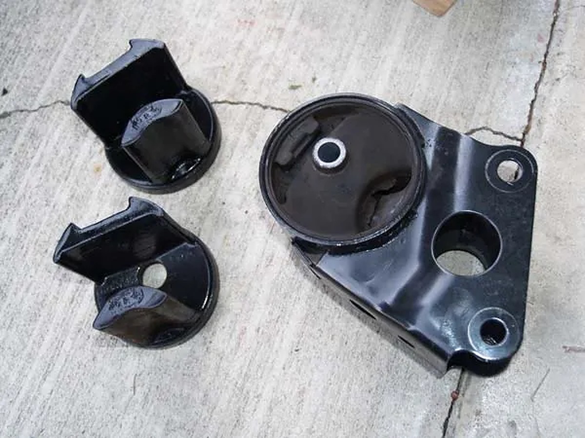 Racingline Motor Mount Inserts (MMI) Install on 2005 2.5L Nissan Altima