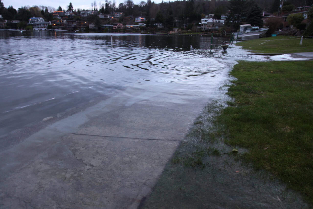 High tide leads to some flooding along Ship Canal My Ballard