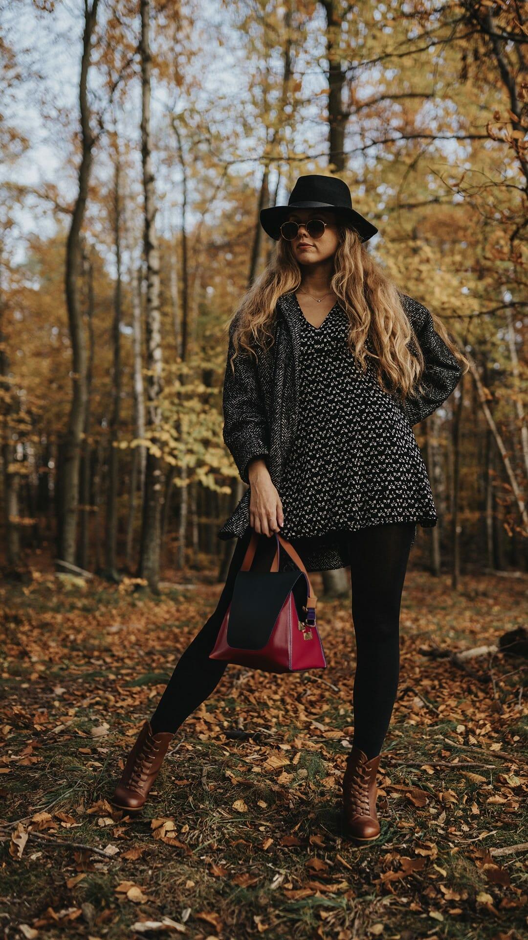 How to Fashionably Wear Brown Boots With Black Leggings