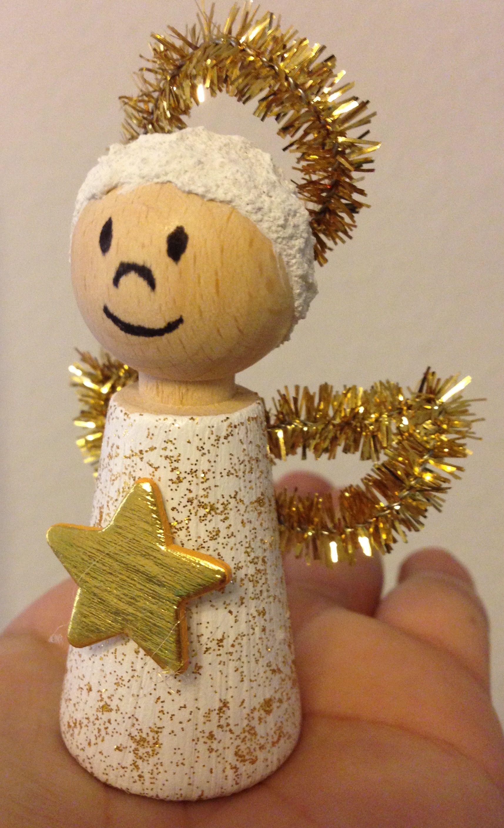 Weihnachtsengel aus Holz basteln Mycrafts