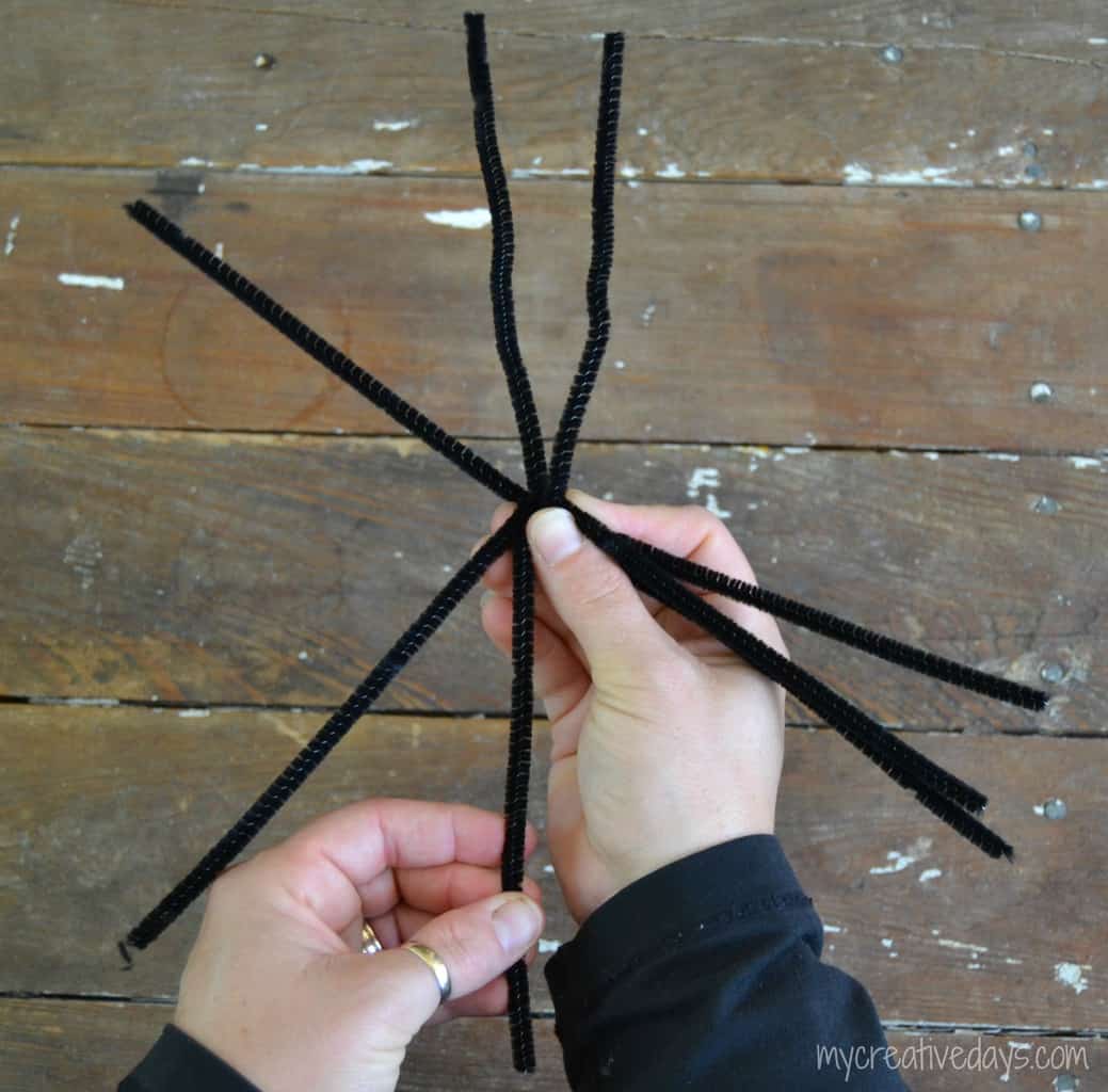 How To Make A Spider Using Four Pipe Cleaners - mycreativedays