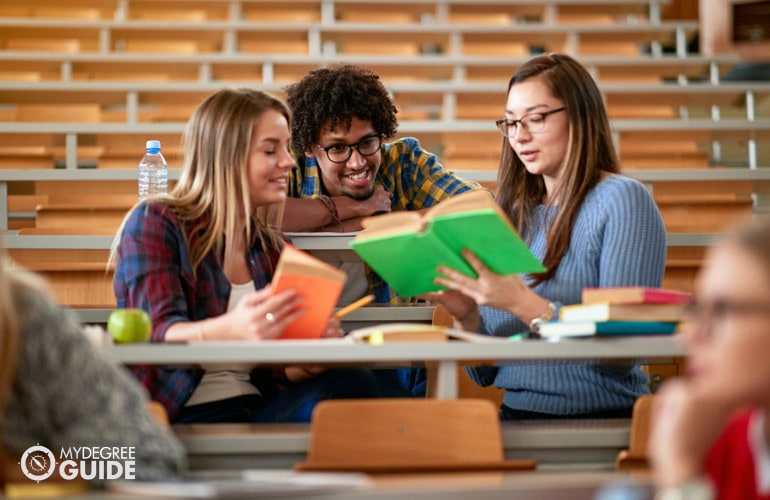 How to Get College Credits Fast [2023 Ultimate Guide]