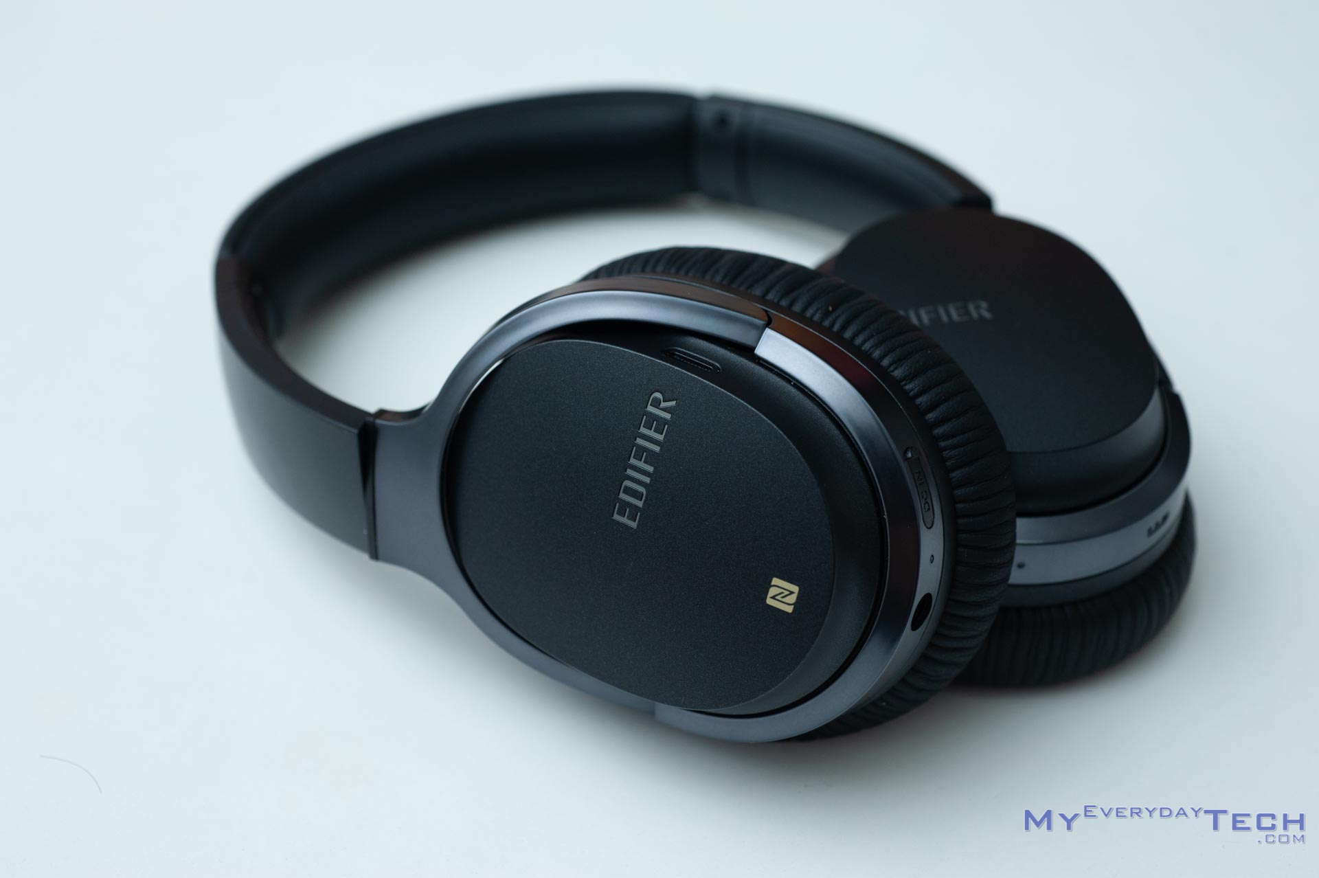 Review - Edifier W860NB Active Noise Cancelling Bluetooth Headphones