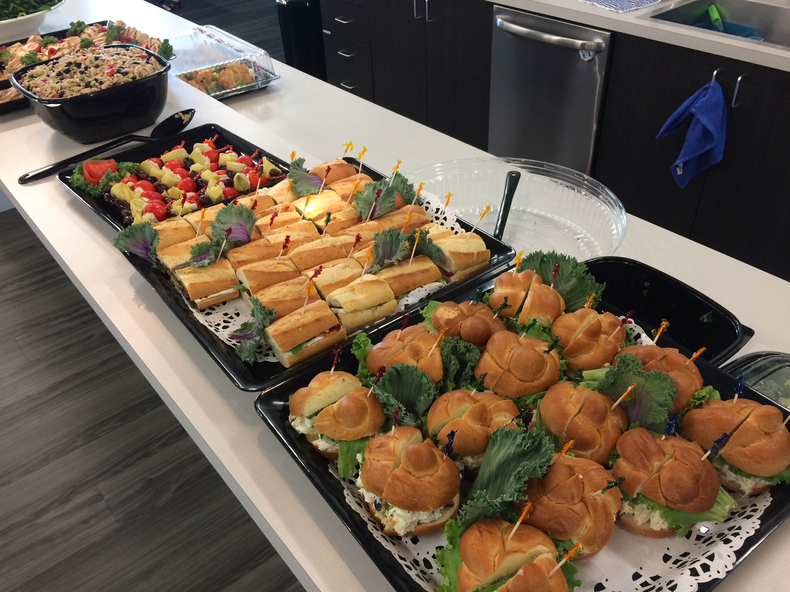MeetinginaBox LifeWorking Coworking & Sunset Foods for your Year