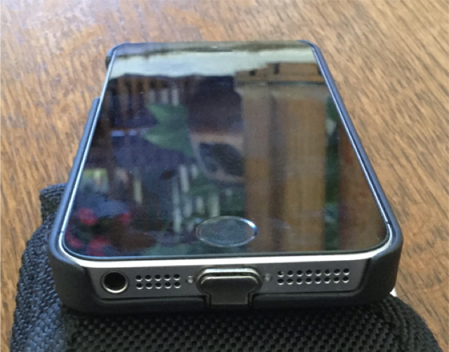 Wireless Charging for my iPhone SE, a Personal Experience - MyMac.com