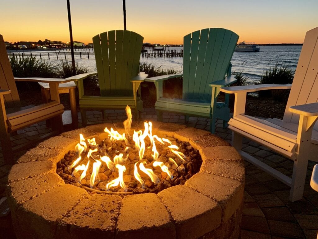 25 of the Hottest Fire Pit Ideas for Your Yard