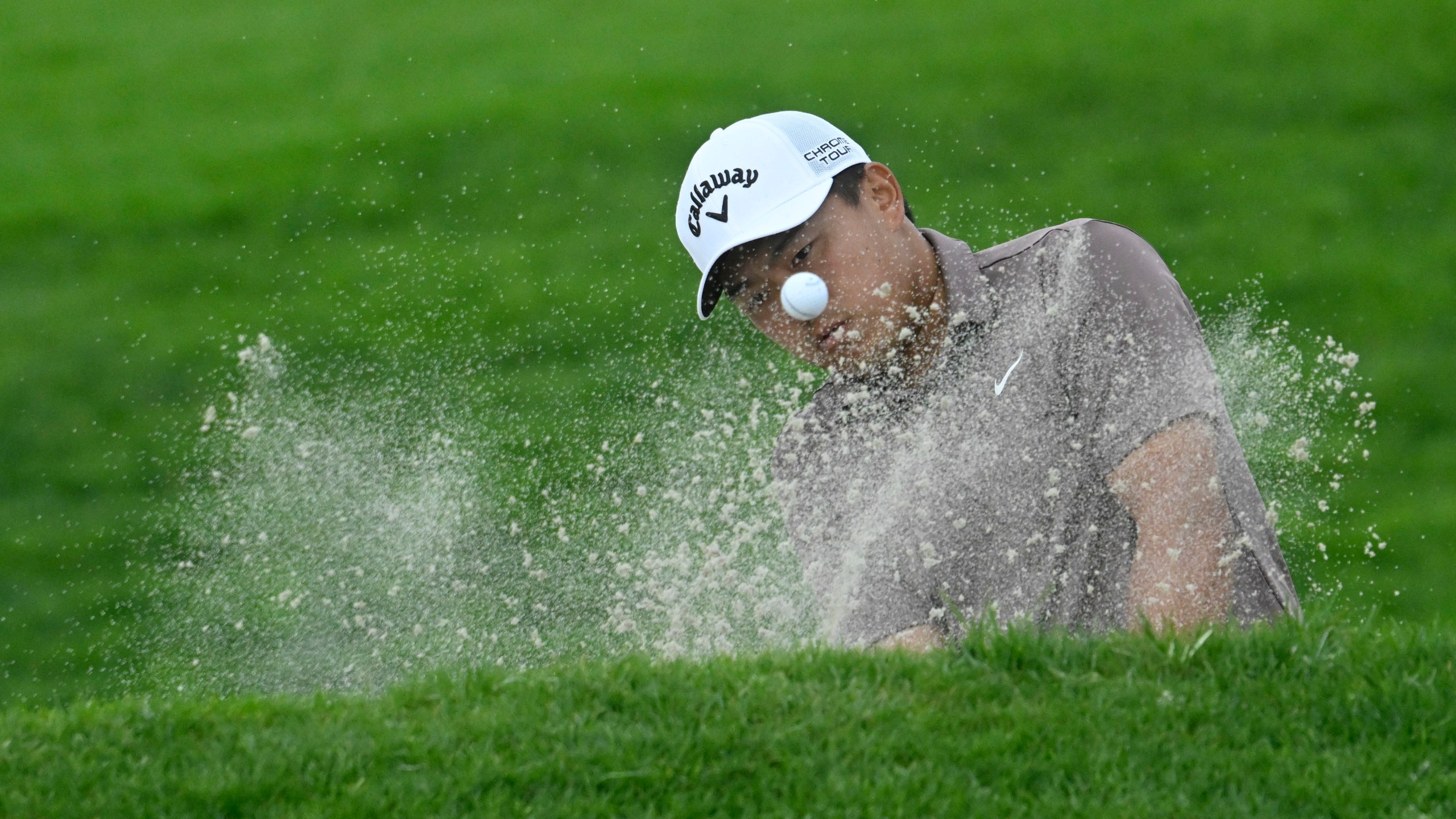 Yu shoots 8under 64 for a 1shot lead over Cantlay, Hisatsune at the