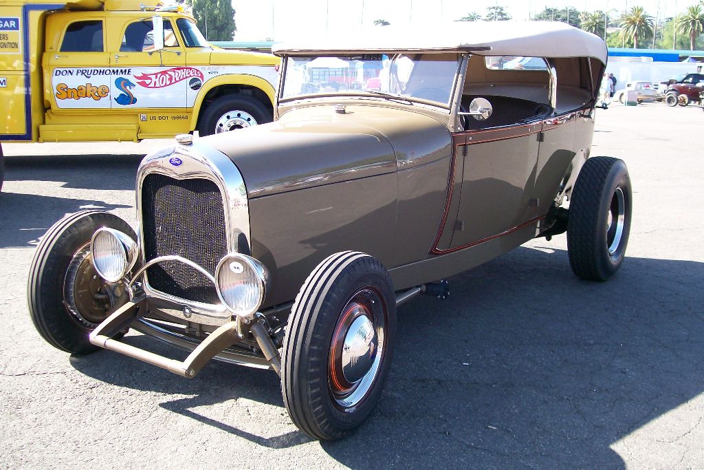Is that Hot Rod a Roadster! Or Highboy? Or Phaeton?