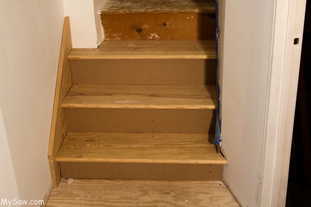 Herearethe3newstepswithnewkickplates.Stepsarestandard11