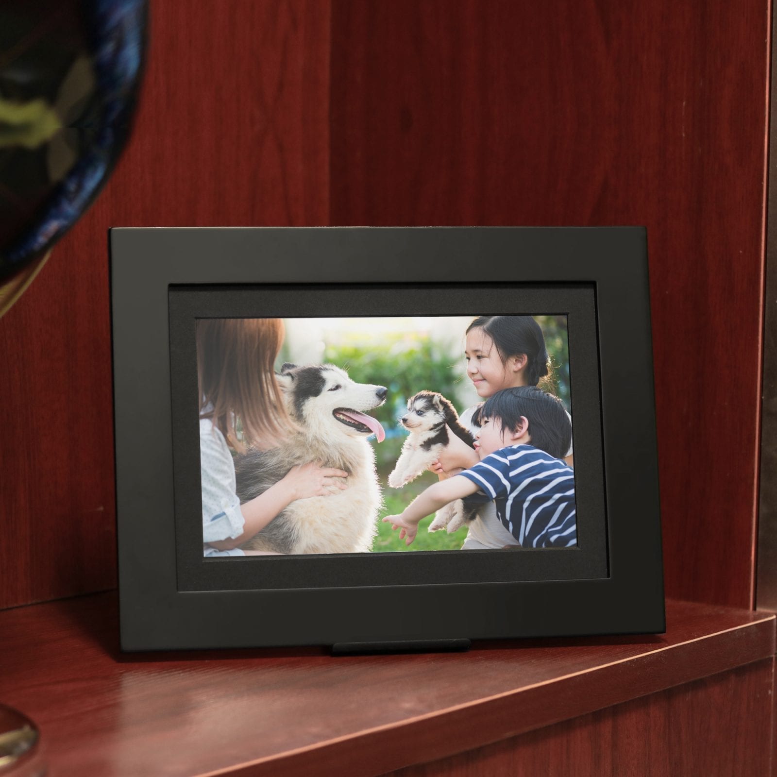 PhotoShare Friends and Family Smart Frame 8" Black Simply Smart Home