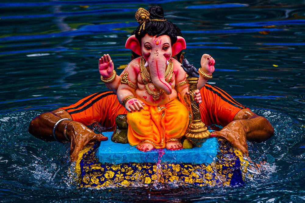 Ganpati Visarjan 2024 Live Today Amity Beverie