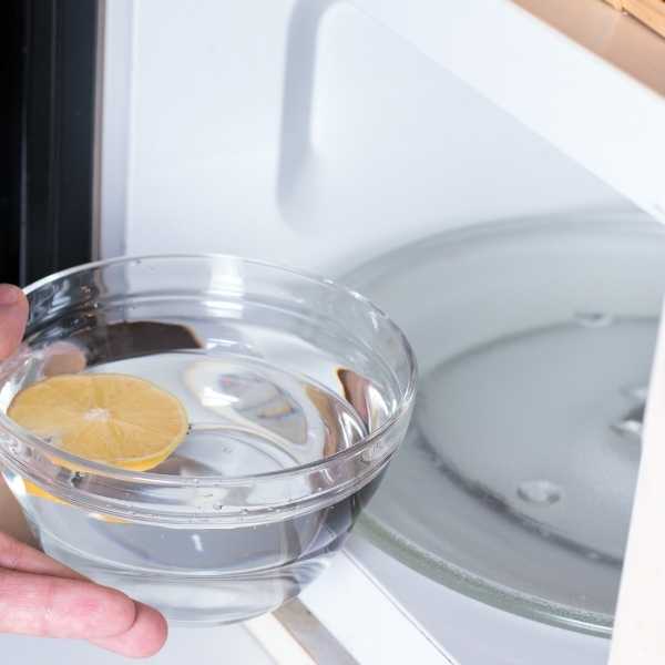 How to Deodorize a Microwave and Make it Smell Better