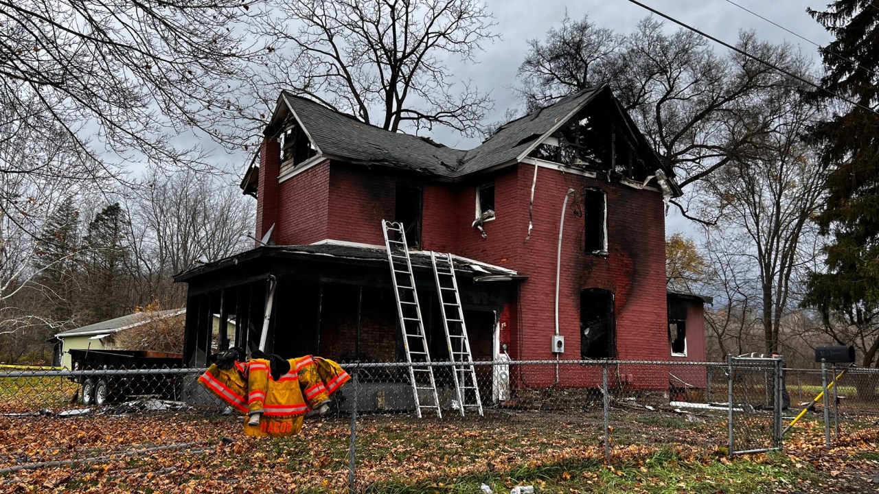 Coroner's office releases names of Sayre house fire victims