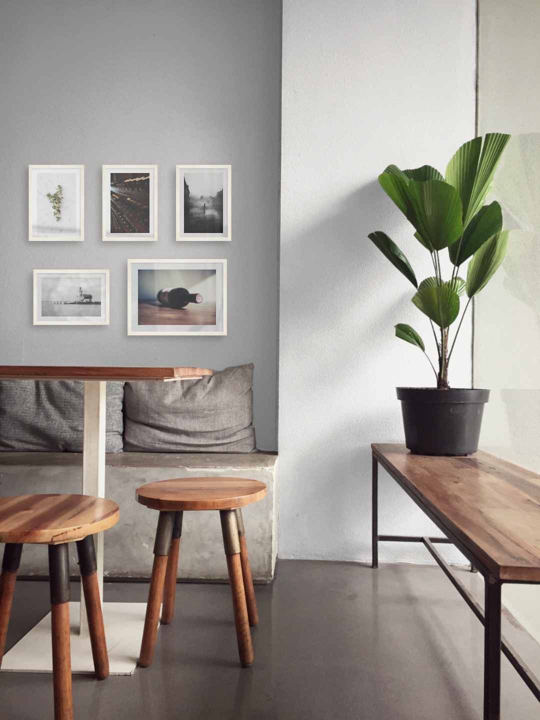 Picture frame in light wood