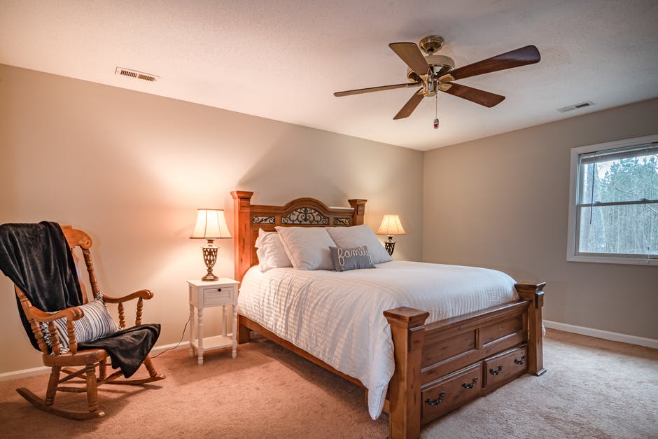 How Much Does It Cost to Install a Ceiling Fan on Average?