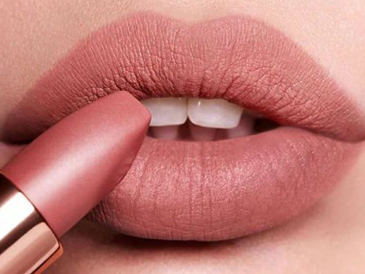 Why Wearing Lipsticks is a Must in This Contemporary Age?
