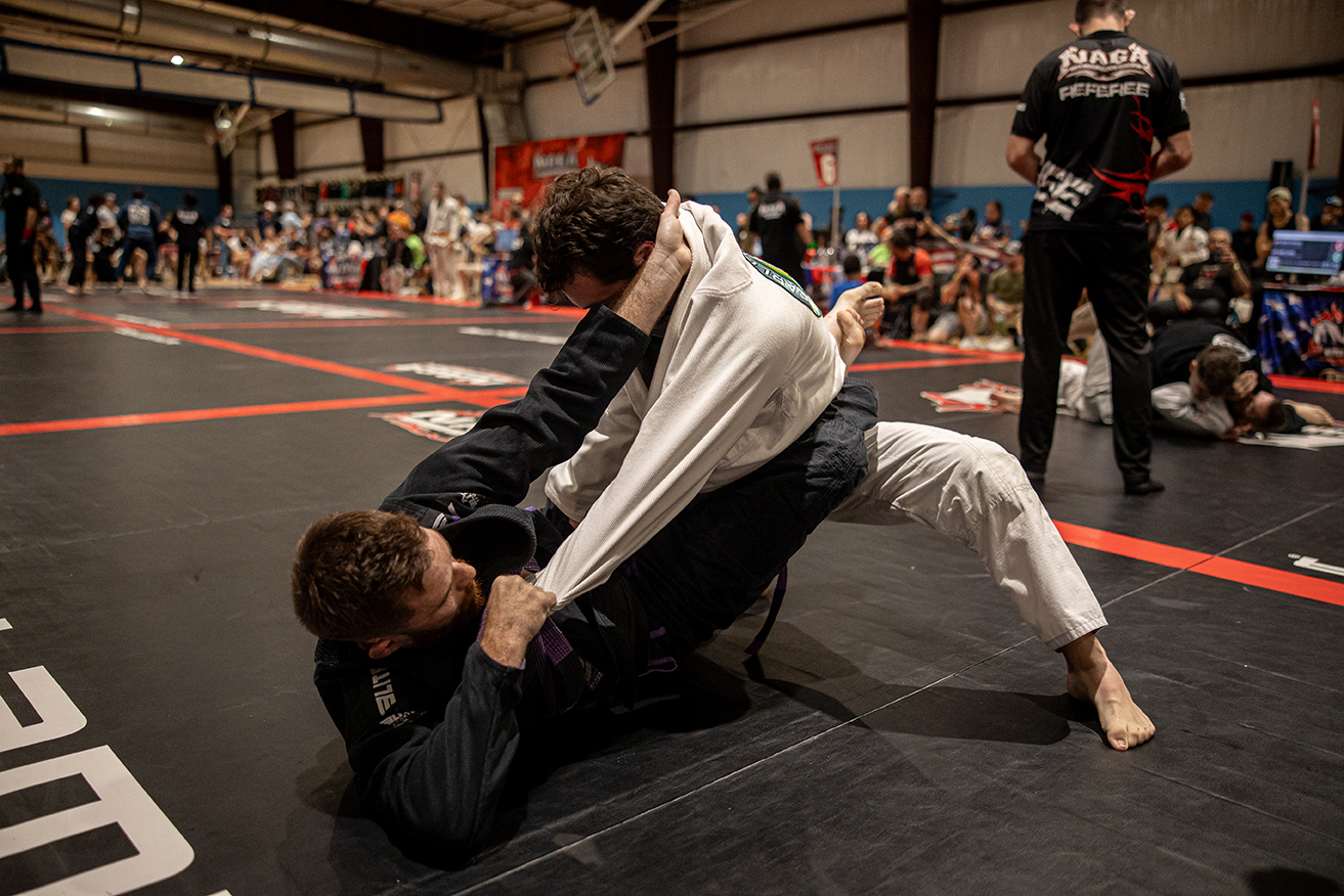 How to perform a bump sweep in BJJ NAGA Fighter