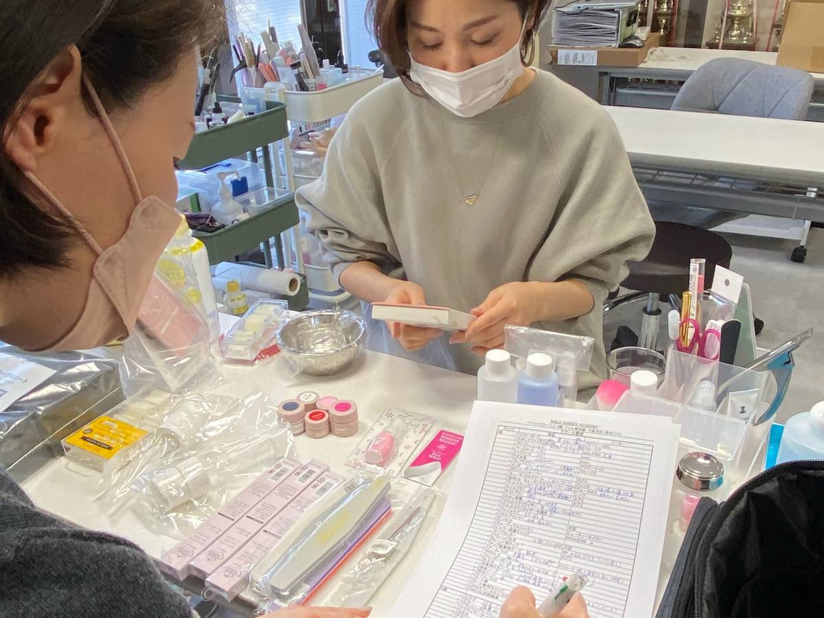 スクール初日☆ 名古屋市で検定合格率の高いネイルスクール｜中区栄久屋大通ネイルズガーデン