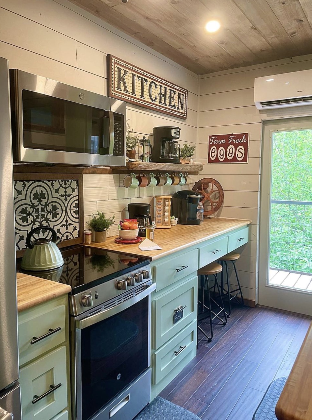 Air Castle Namma containers