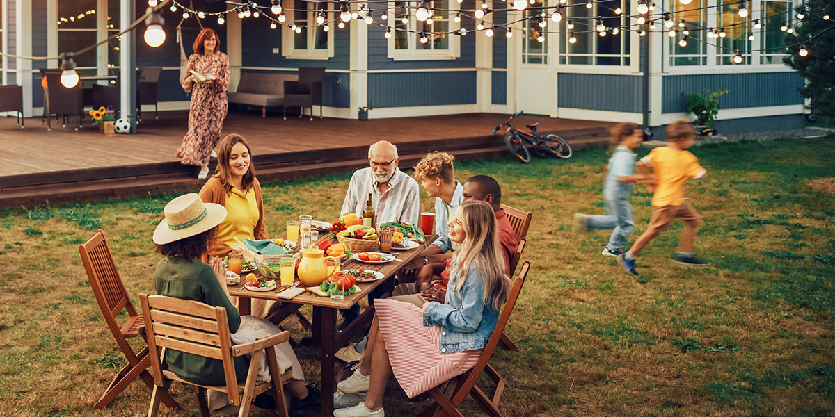 6 Backyard BBQ Party Ideas for an Extra Memorable Summer Kickoff