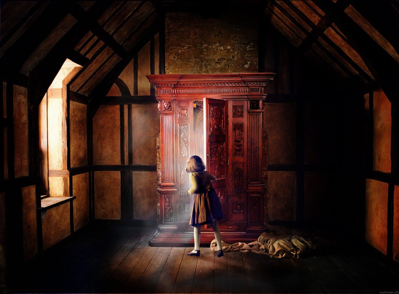 Lucy enters the Wardrobe NarniaWeb