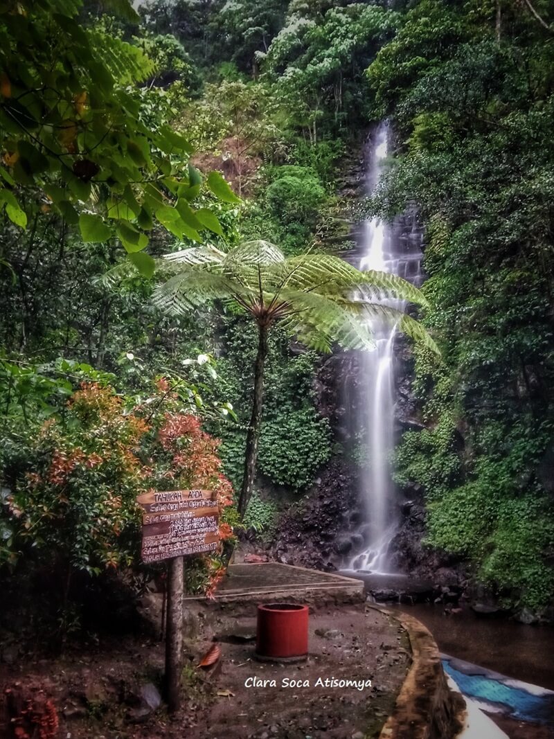 Sayangnya, pengunjung akan ditarik biaya parkir beberapa kali. Review Air Terjun Dlundung, Harga Tiket Masuk, Misteri ...