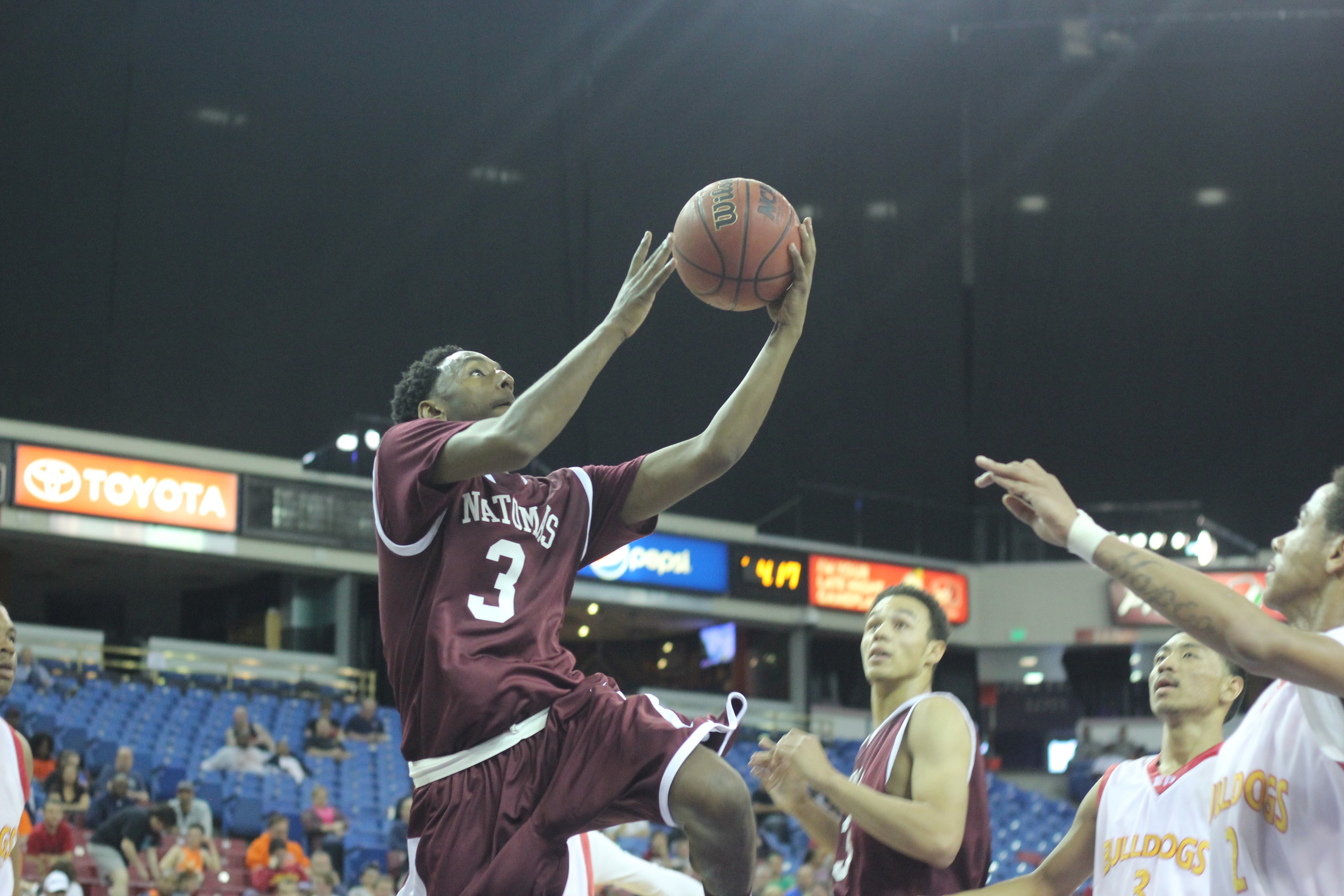 Natomas High Boys Clinch Basketball Section Title The Natomas Buzz