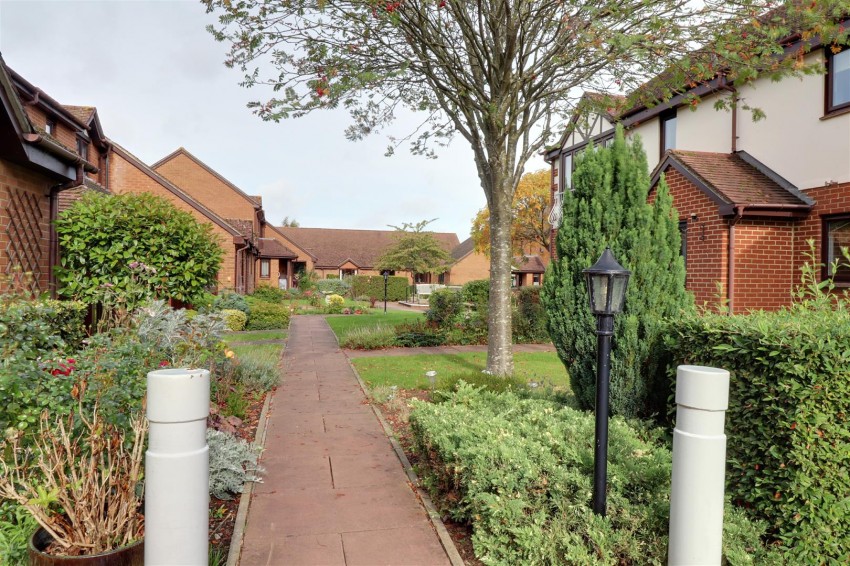 Glebe Farm Court, Up Hatherley, Cheltenham Naylor Powell Estate Agents