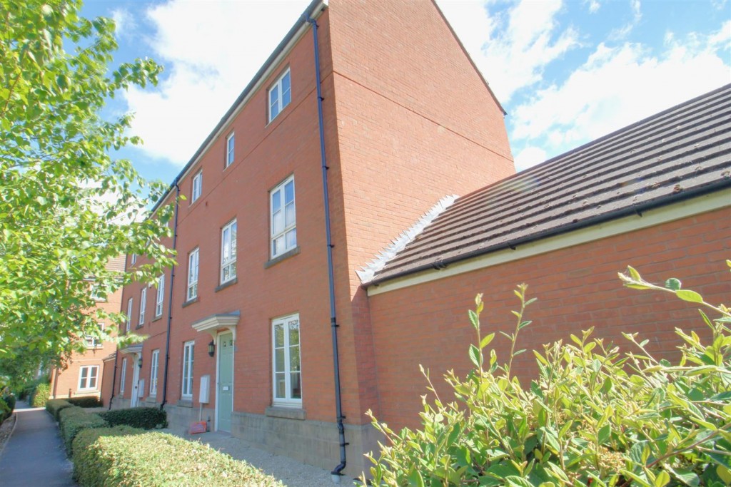 Secunda Way, Hempsted, Gloucester, 5 bedroom, House SemiDetached