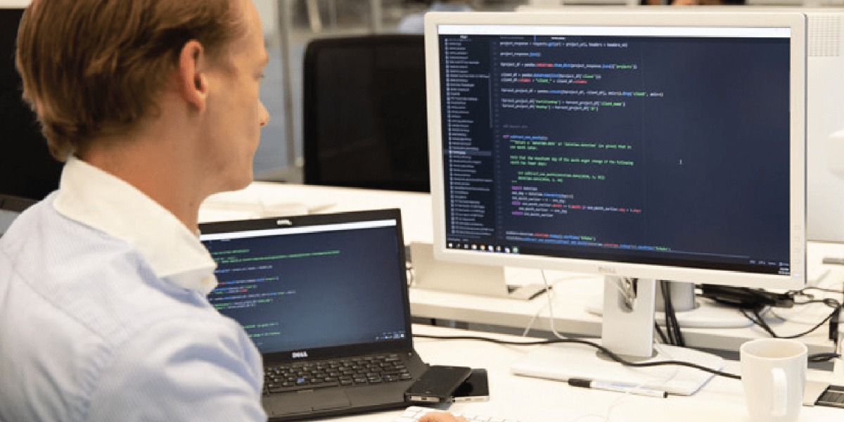 What Does a Software Engineer Do? (2023 Guide) Employment Security