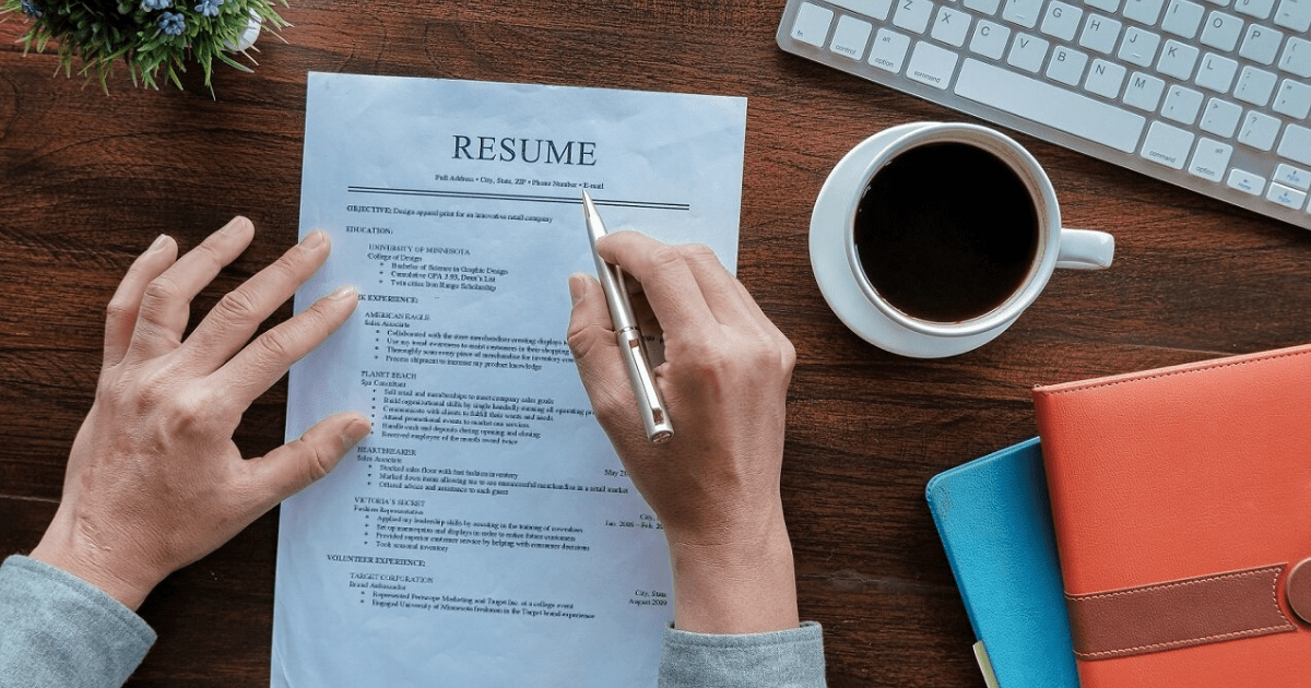 How to Spell Resume? The History of This Word