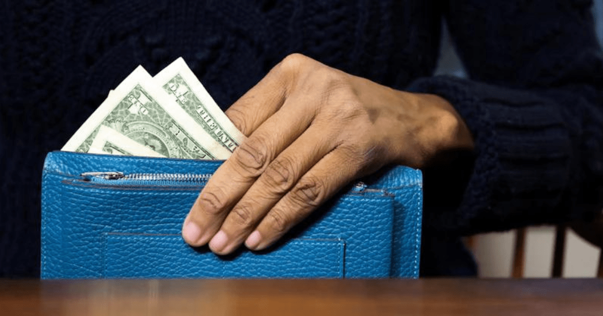 What Time Does Money Deposit into My Bank Account? Discovering