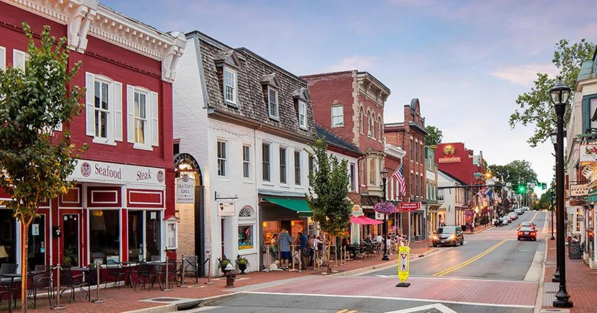 Cheapest Places to Live in Florida Discovering Employment Paths and Travel Experiences