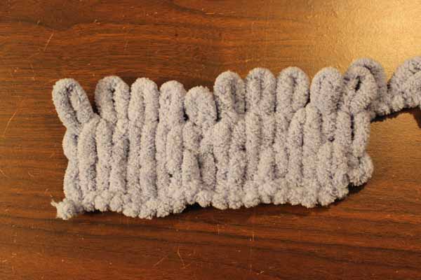 Loop Yarn Scarf Pattern (Bernat Alize Blanket-Ez Loop Yarn