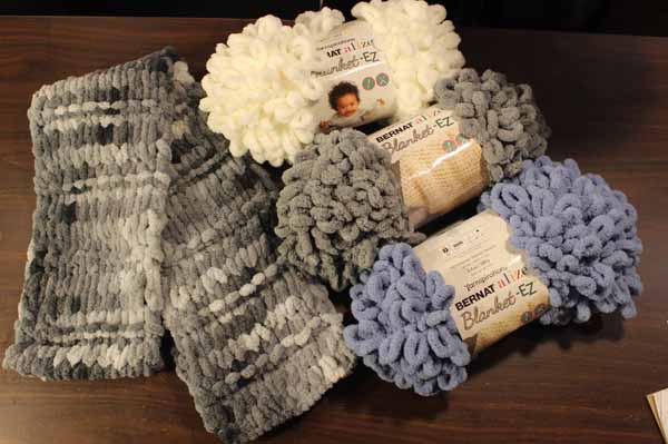Loop Yarn Scarf Pattern (Bernat Alize Blanket-Ez Loop Yarn