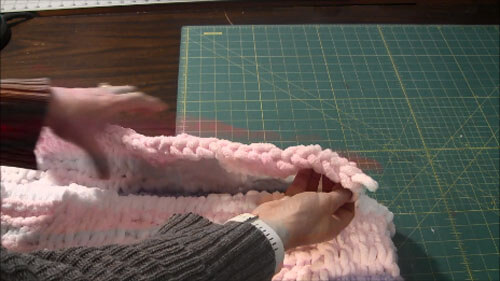 Learn to make a Loop Yarn Textured Blanket | Needlepointers.com