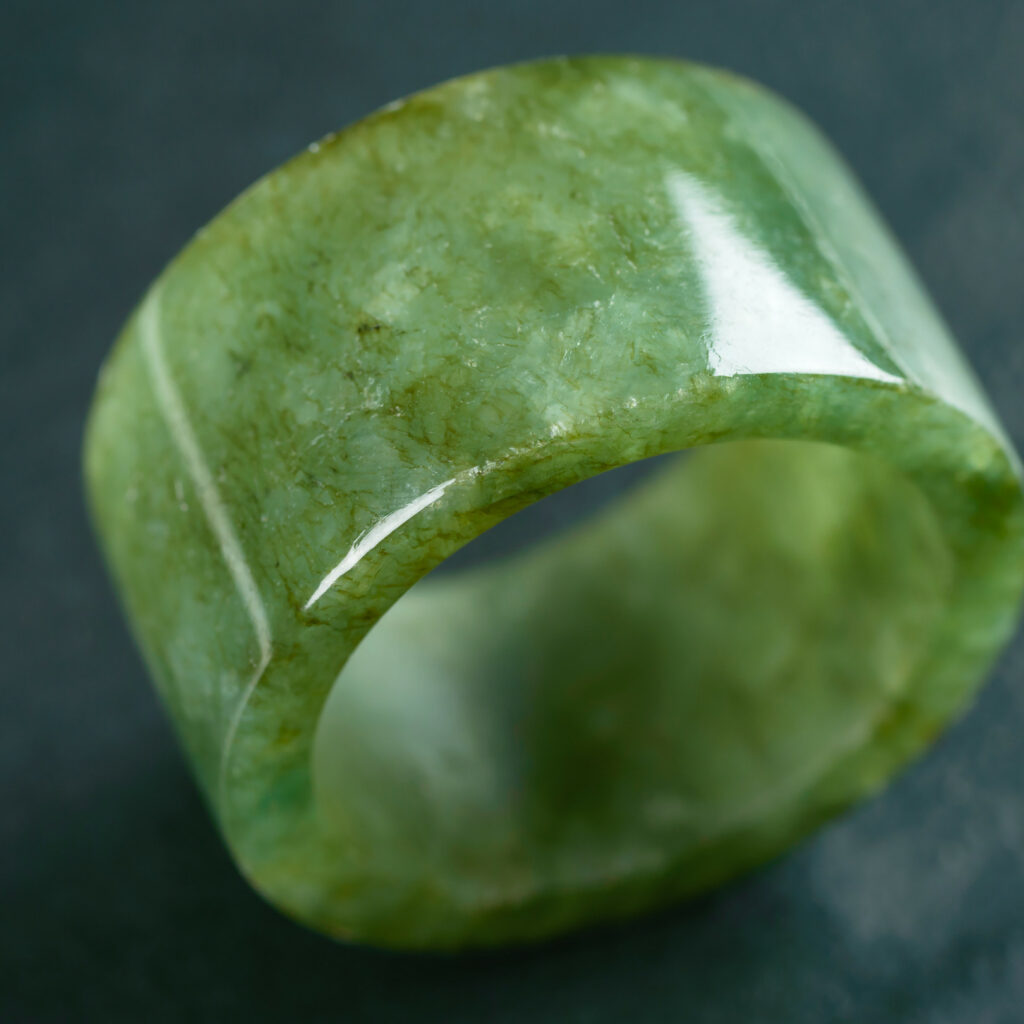 13 Benefits Of Wearing Jade
