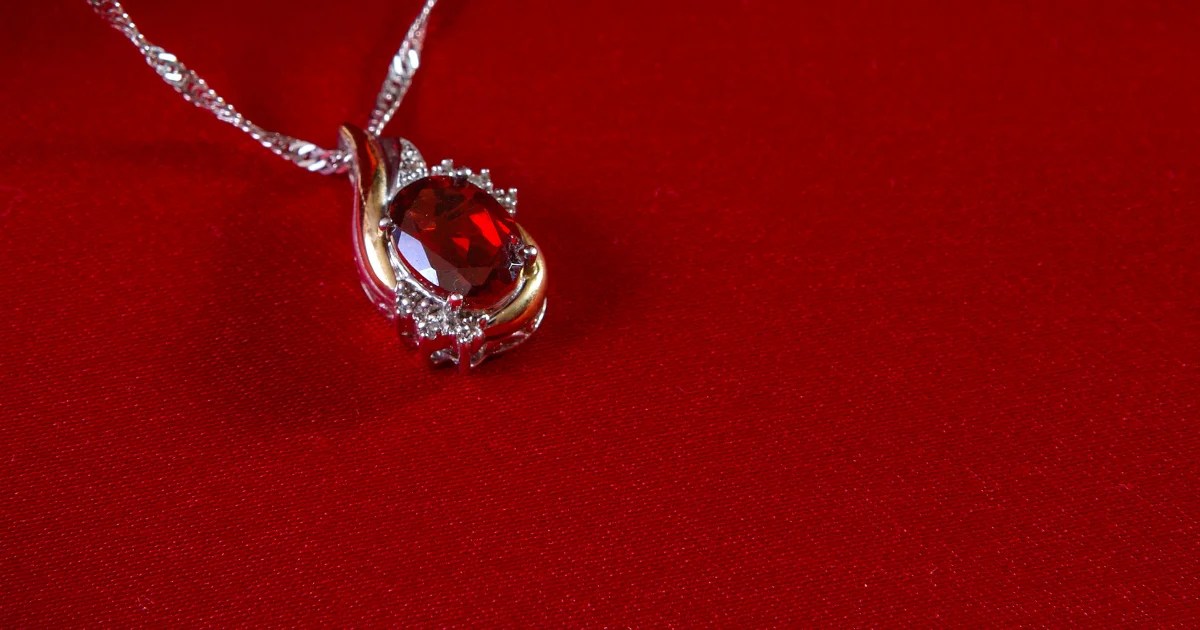 Ruby Crystal Meaning Healing Properties, Benefits and Uses
