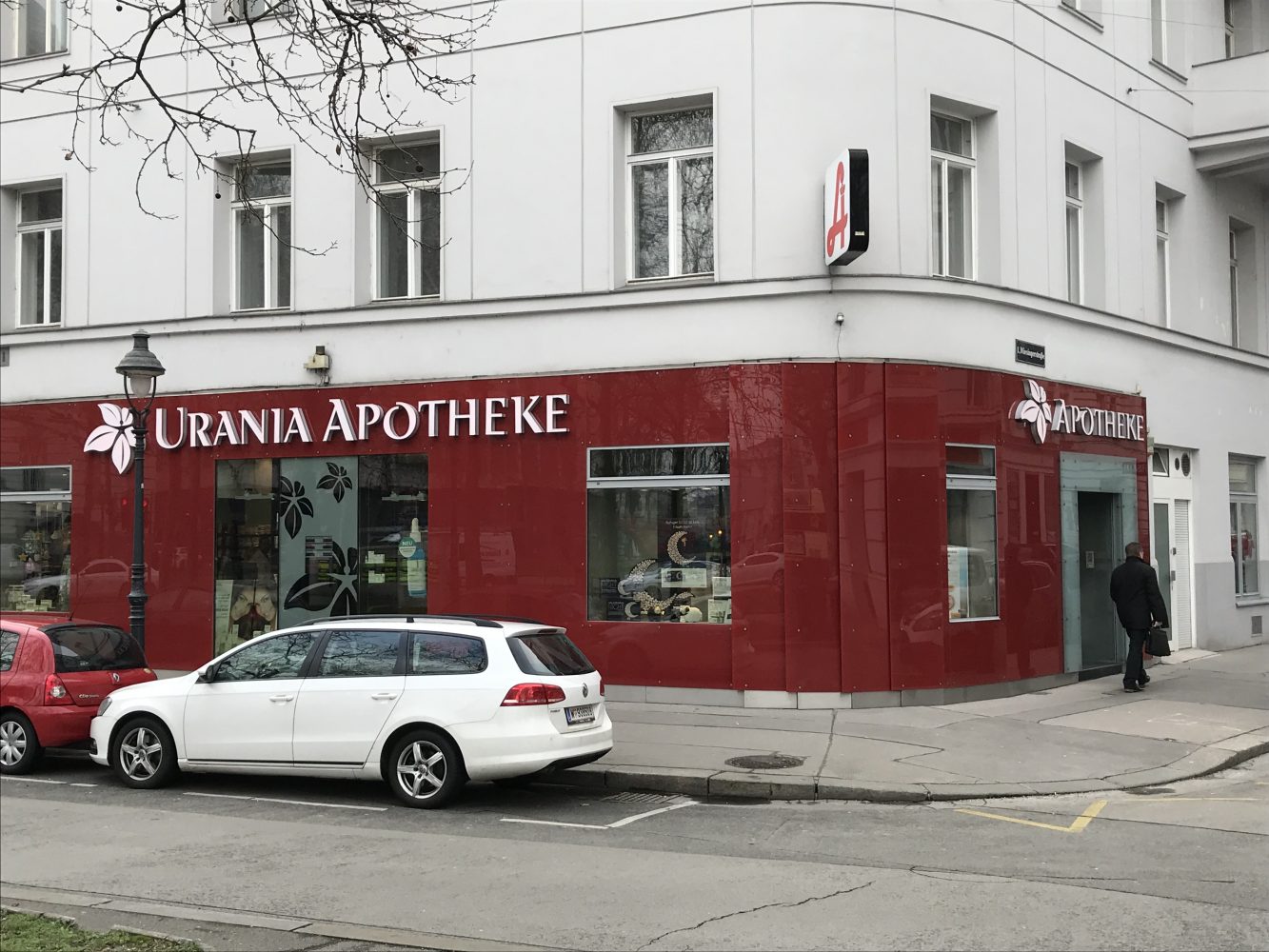 Urania Apotheke Wien Neon Creativ