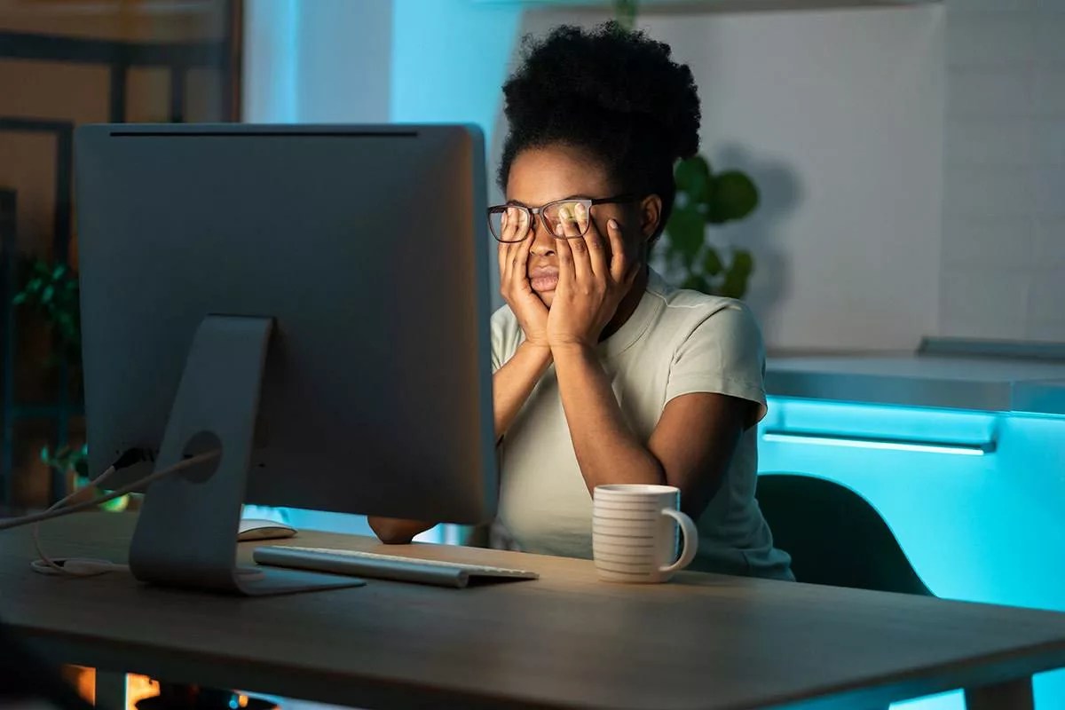 Symptoms of Digital Eye Strain and Ways to Avoid It