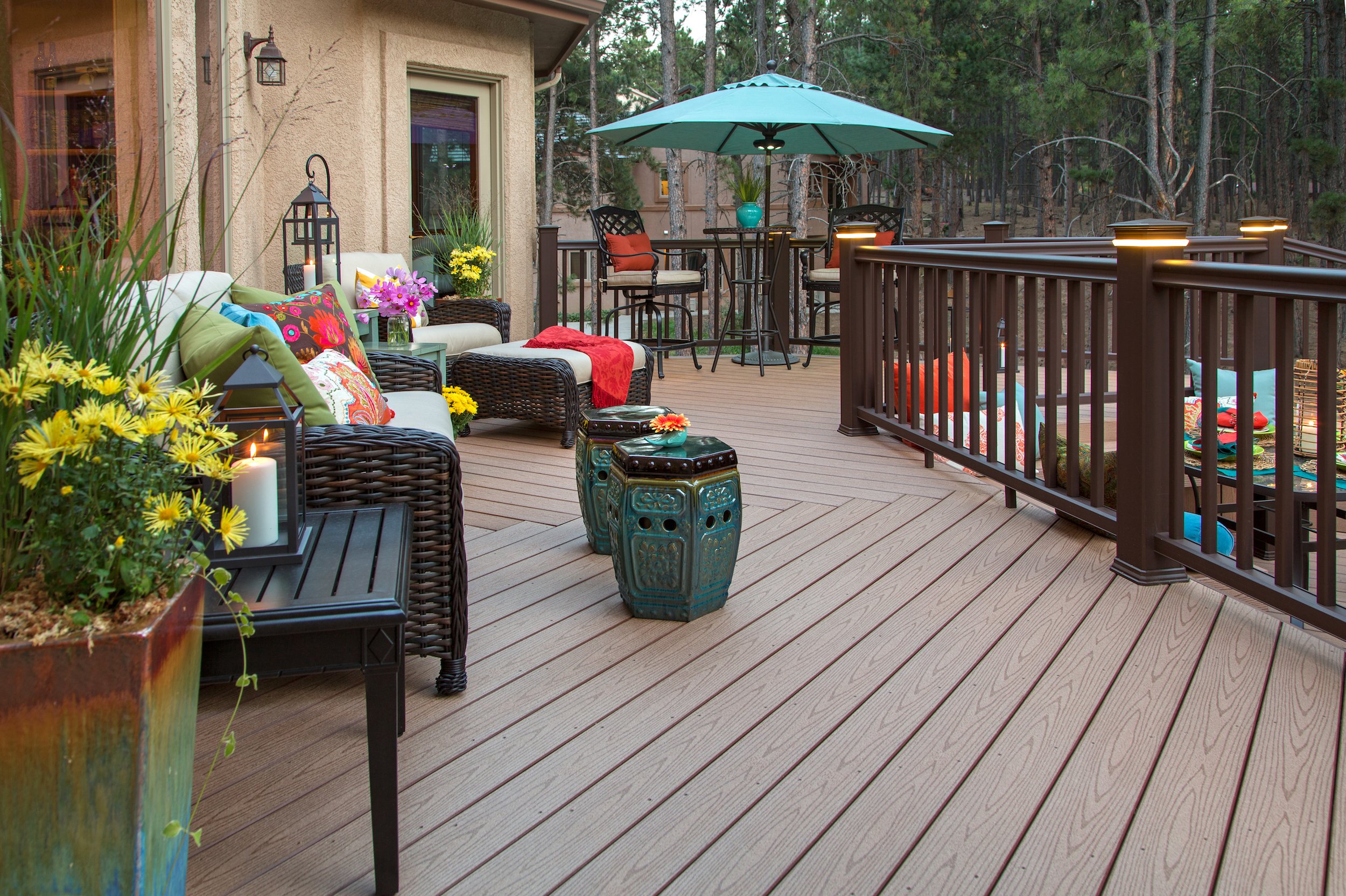 How to build a small deck Builders Villa