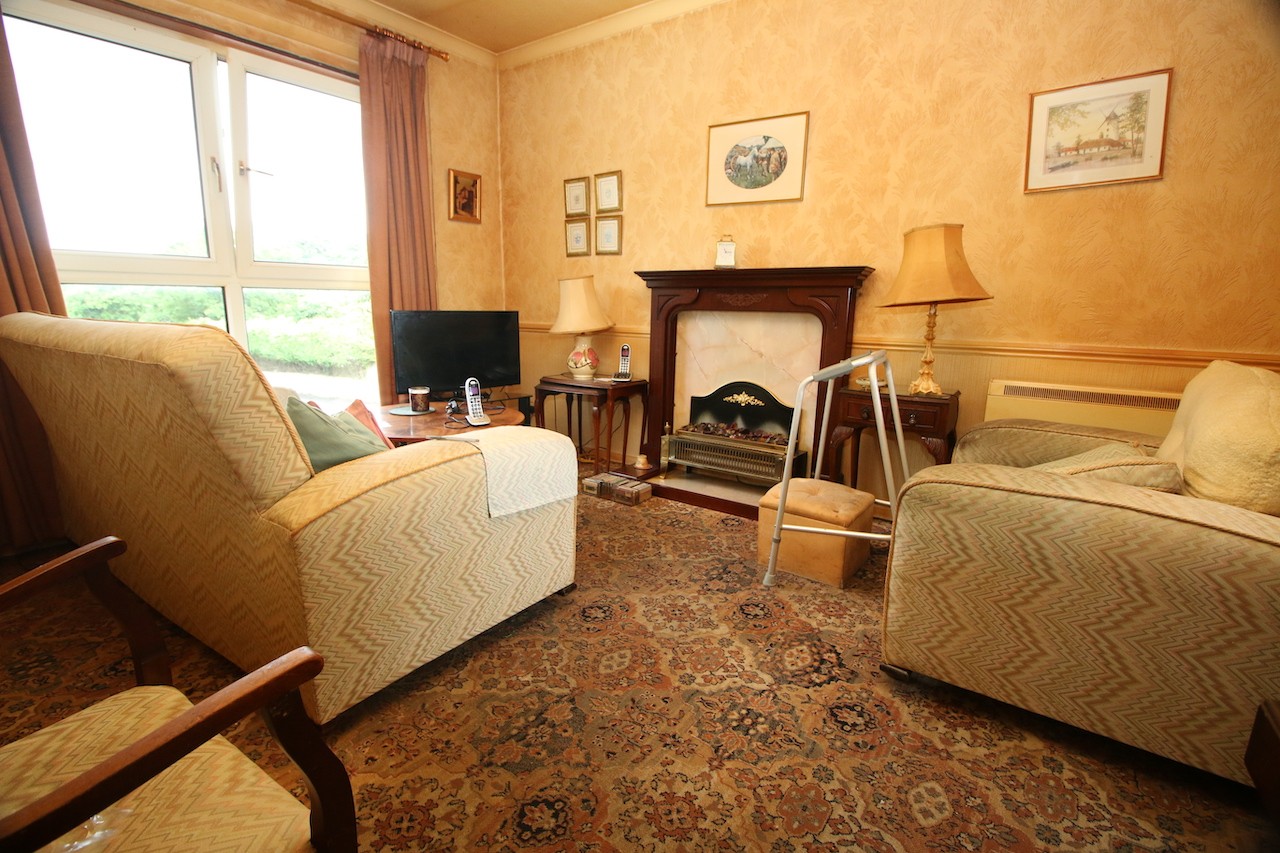 7 Tudor Court, Redding, Falkirk FK2 9UW Nest Estate Agents