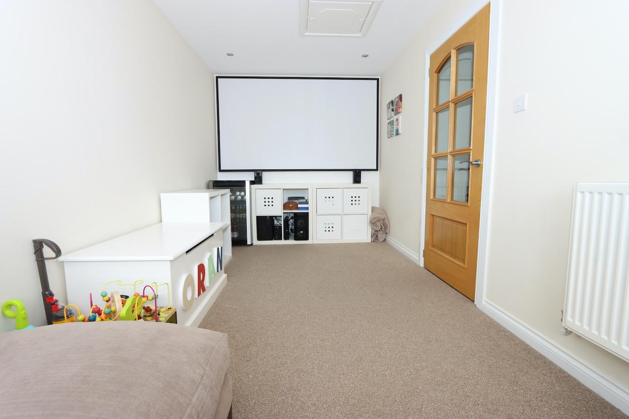 Foxdale Drive, Bonnybridge, FK4 2FE