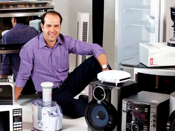 Fundador da rede Ricardo Eletro é preso por sonegar R 400 milhões em