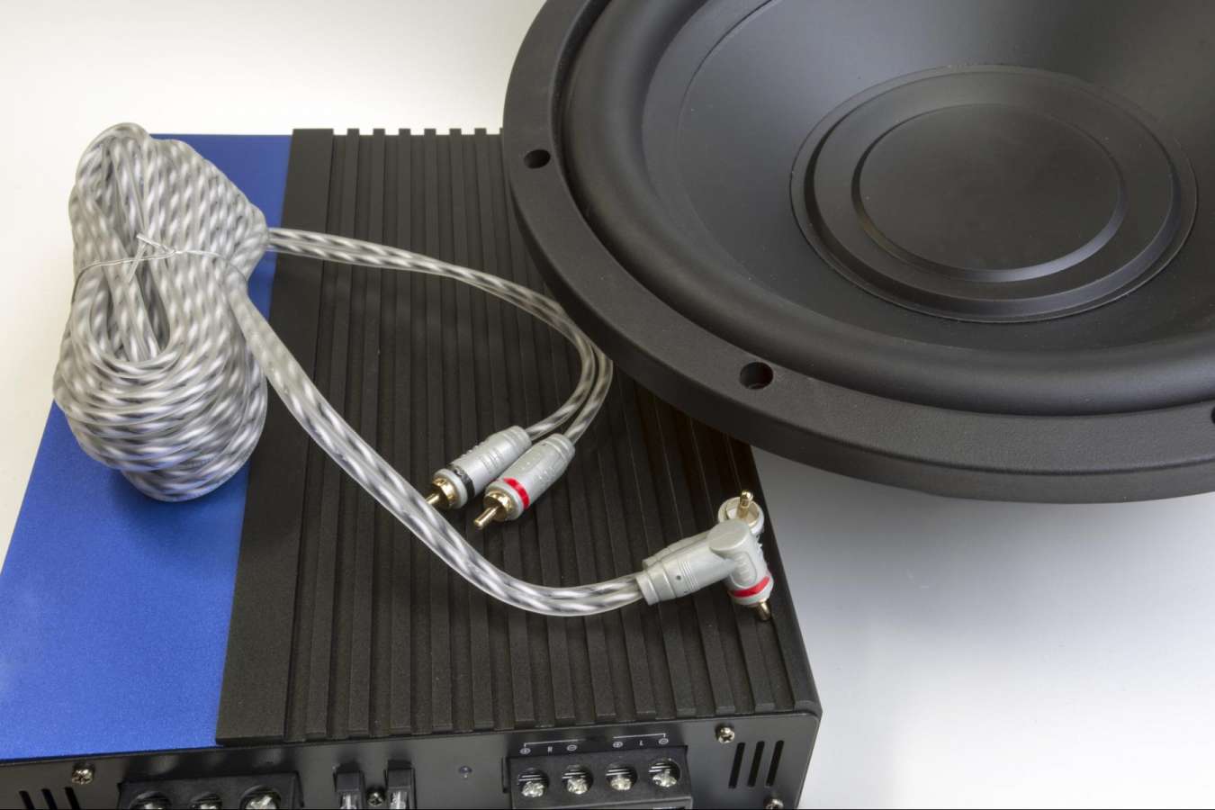 Installation Subwoofer Audi TT Nettoyage Auto Car Clean