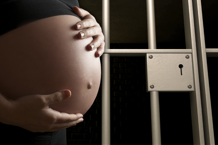 Plus jamais de femmes enceintes en prison ? Neufmois.fr